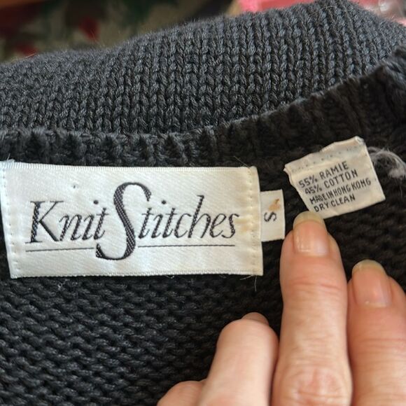 Vintage 80s/90s Knit Stitches Floral Embroidered Black Knit Long Sweater Vest - Picture 7 of 7